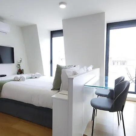 Amazing Stylish W Ac Balcony Elevator Лиссабон