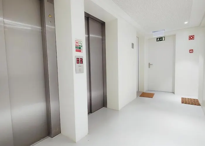 Amazing Stylish W Ac Balcony Elevator Διαμέρισμα Lisboa