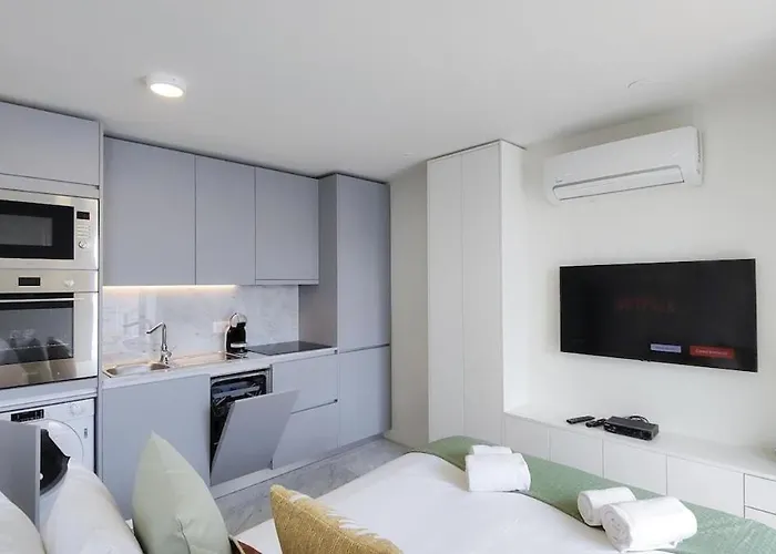 Apartamento Amazing Stylish W Ac Balcony Elevator Lisboa