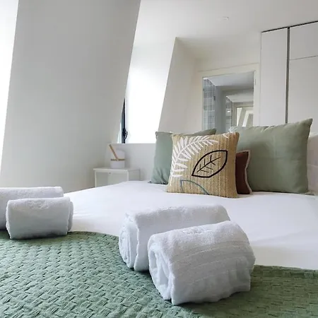 Amazing Stylish W Ac Balcony Elevator Apartamento *